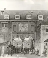 Valentijn Bing, View of the entrance of the commodities exchange in Amsterdam