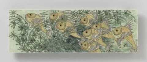 Bert Nienhuis, Tegeltableau, beschilderd met vissen in wier