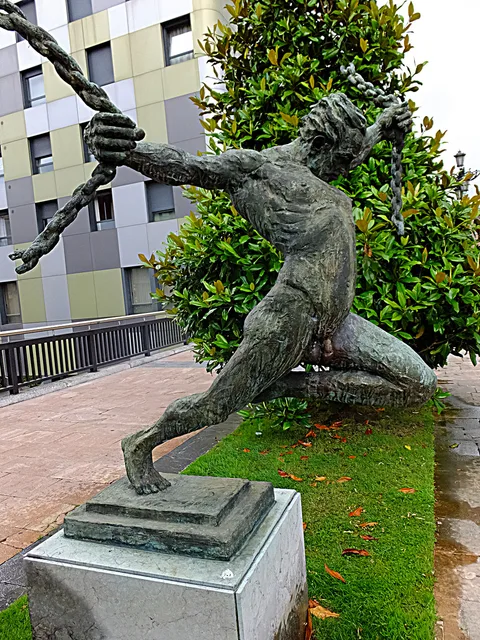 Luis Sanguino, Libertad (sculpture)