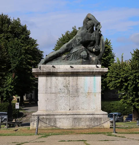 Silvio Canevari, Monument to the Fallen