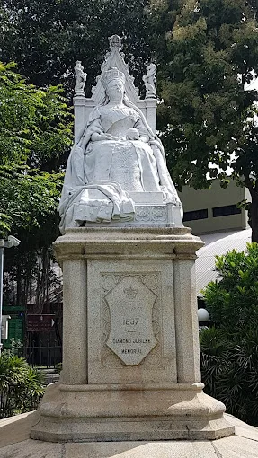 George Edward Wade, Statue of Queen Victoria