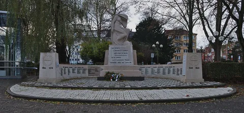 Eugène Canneel, War Memorial to the Fallen of Both Wars