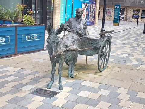 Lorne McKean, Pirie's Donkey and Cart