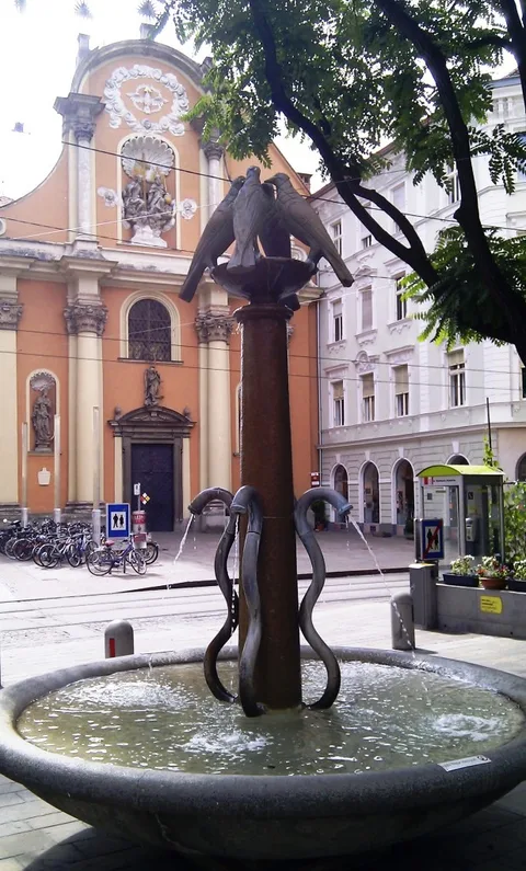 Walter Ritter, Taubenbrunnen Graz