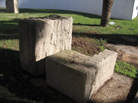 Micha Ullman, Chair